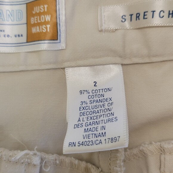 Old Navy Just Below the waist stretch khaki capris size 2 - Picture 9 of 10